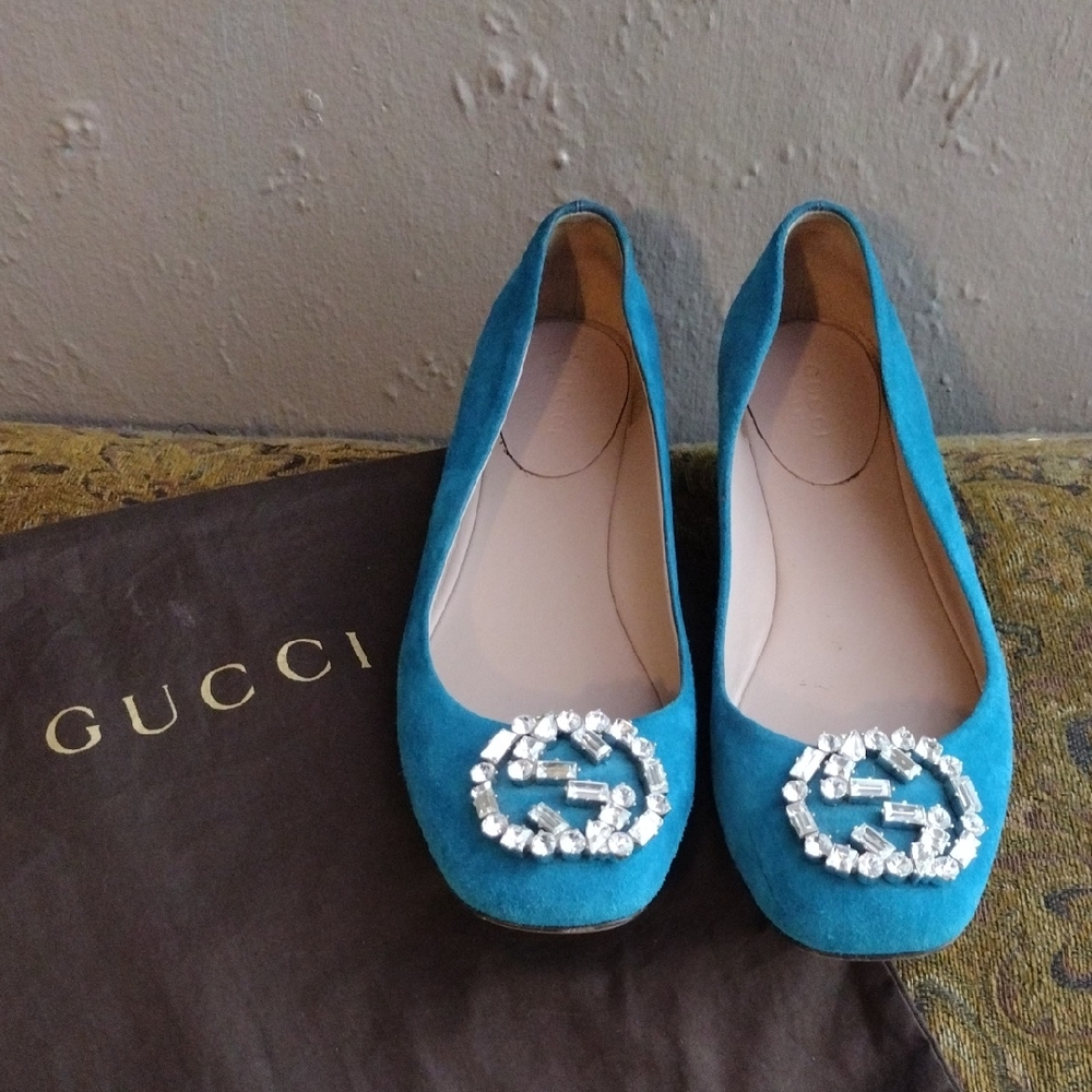 Gucci,Size37, Turquoise Suede Flats with Crystal Embellishment